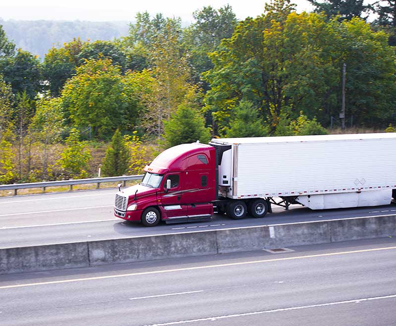 Reefer-trailer-on-highway