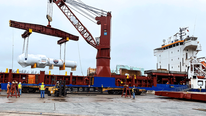 Breakbulk Cargo Hoisted by Crane